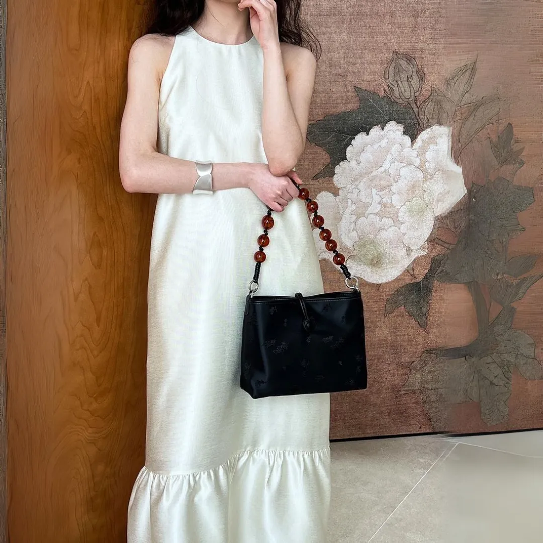 珍珠光感法式仿绸缎挂脖鱼尾裙 Pearl Sheen French Satin-Effect Halter Neck Mermaid Dress