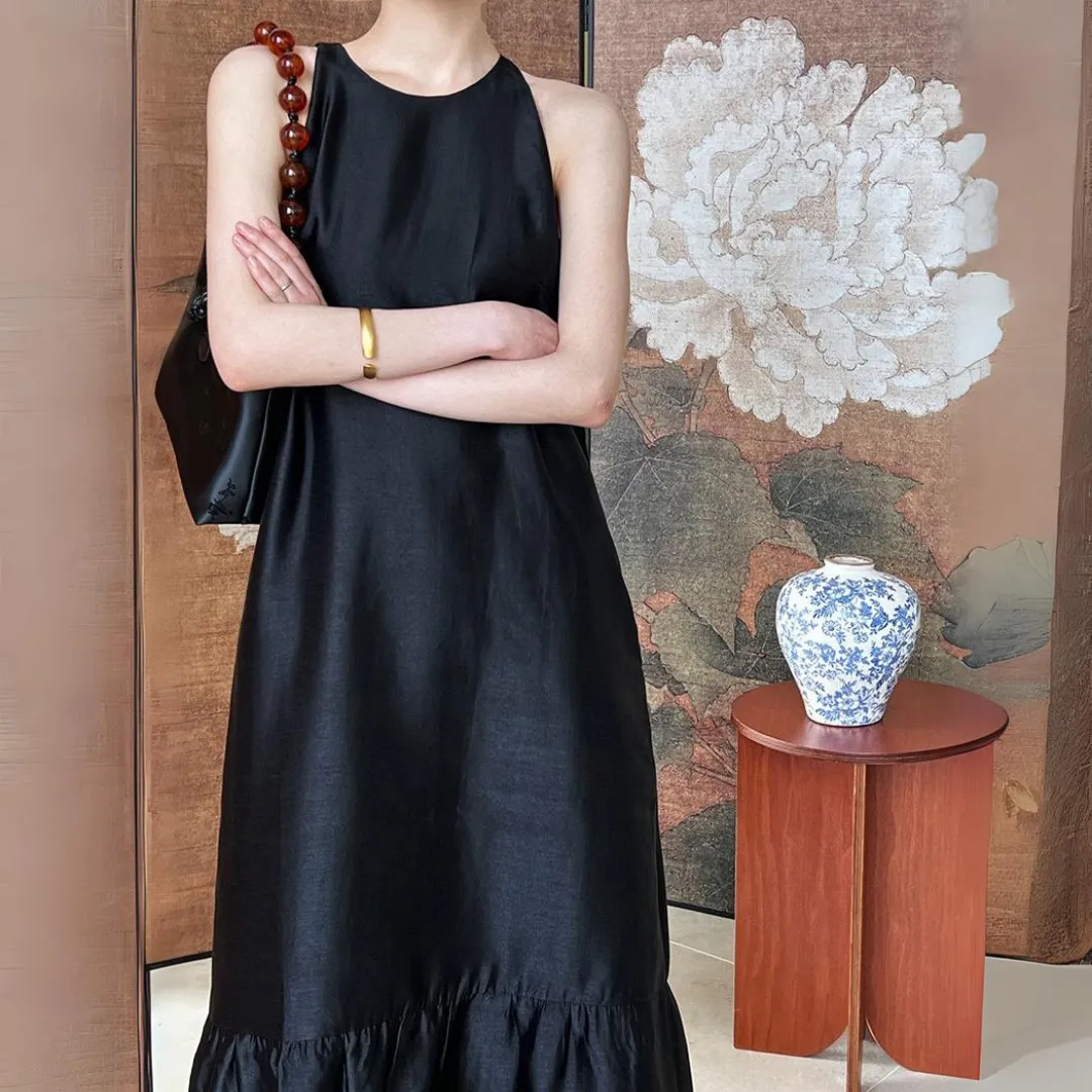 珍珠光感法式仿绸缎挂脖鱼尾裙 Pearl Sheen French Satin-Effect Halter Neck Mermaid Dress
