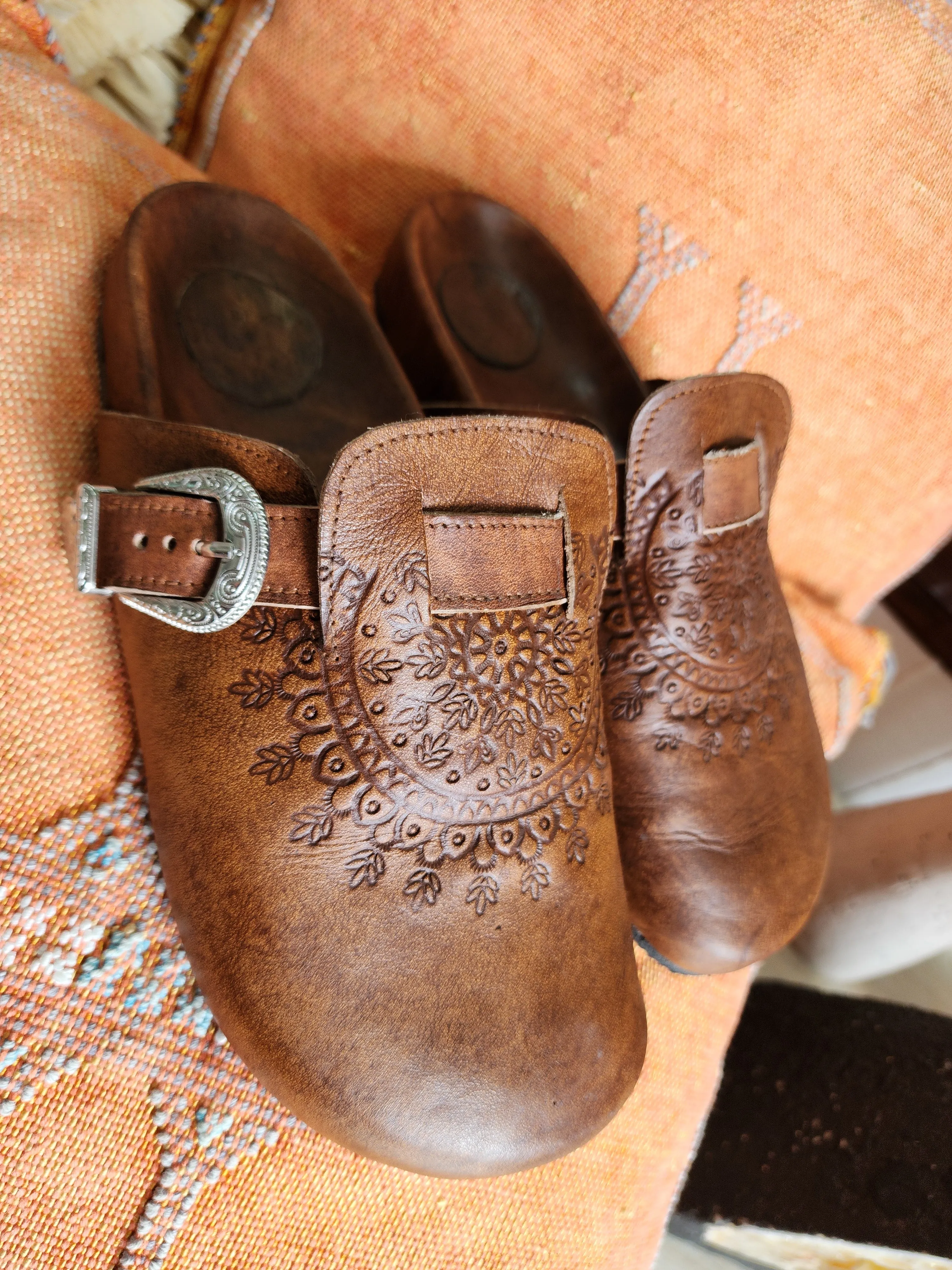 Amazonian leather slides-  embossed