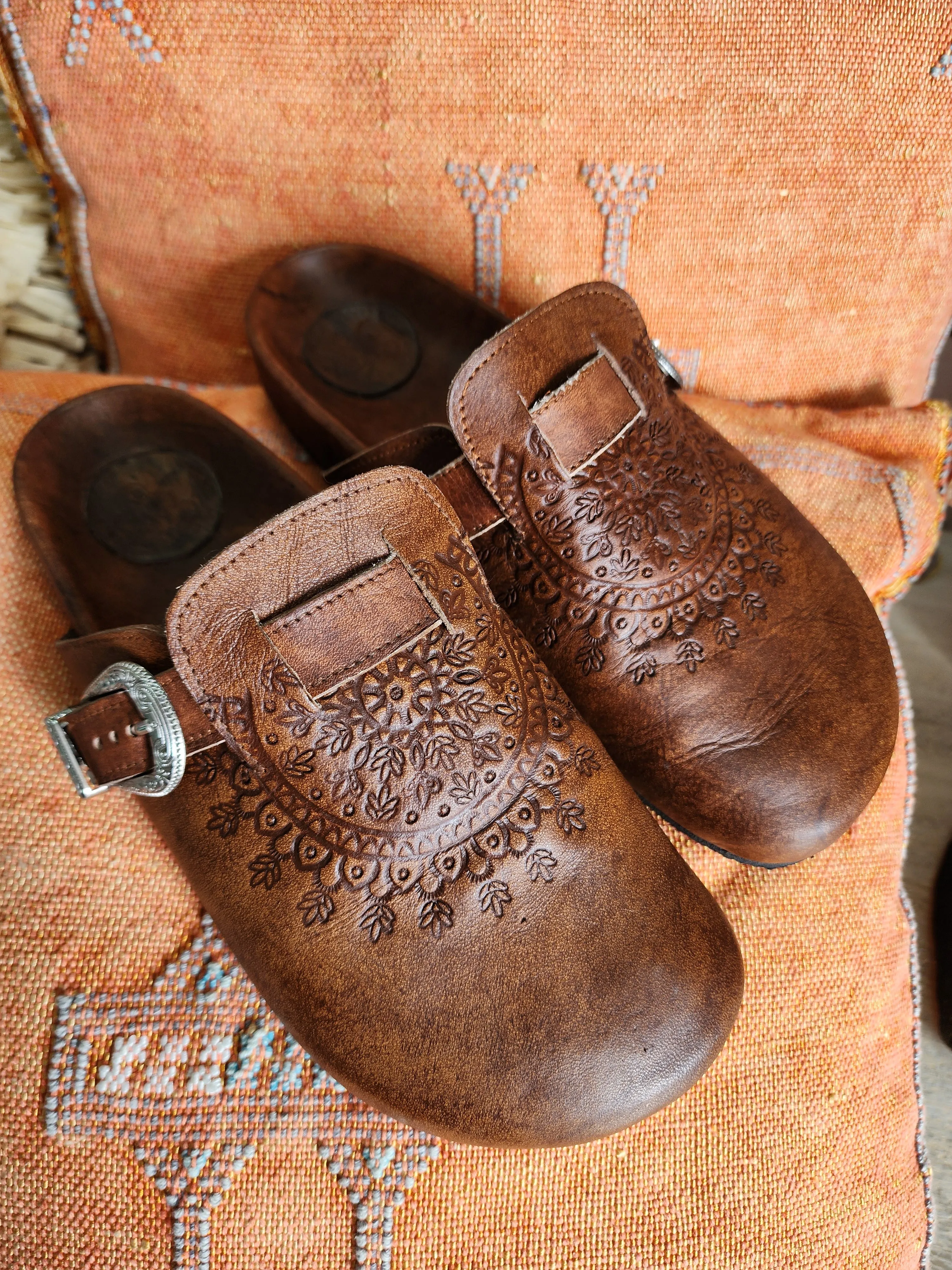 Amazonian leather slides-  embossed