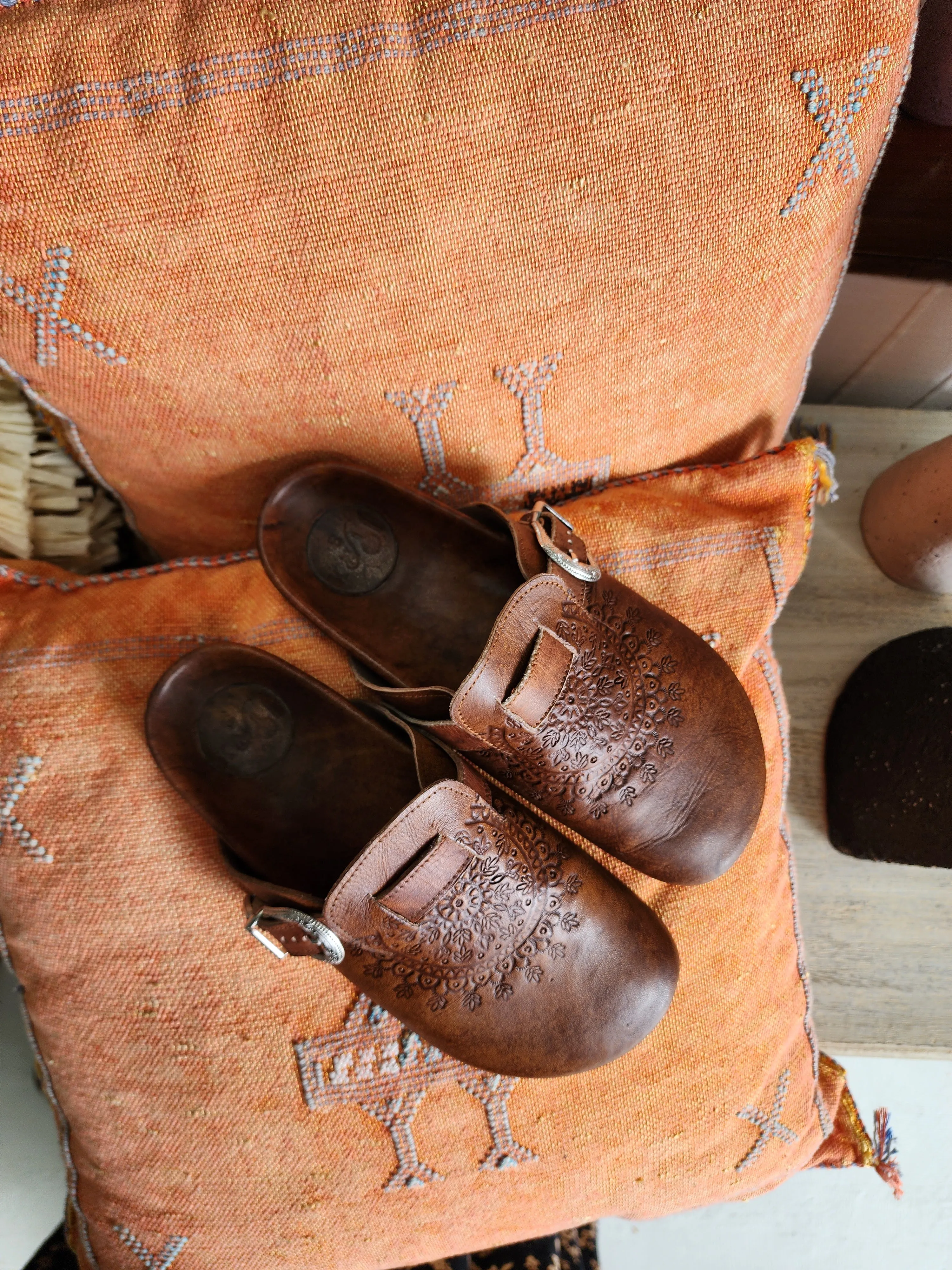 Amazonian leather slides-  embossed