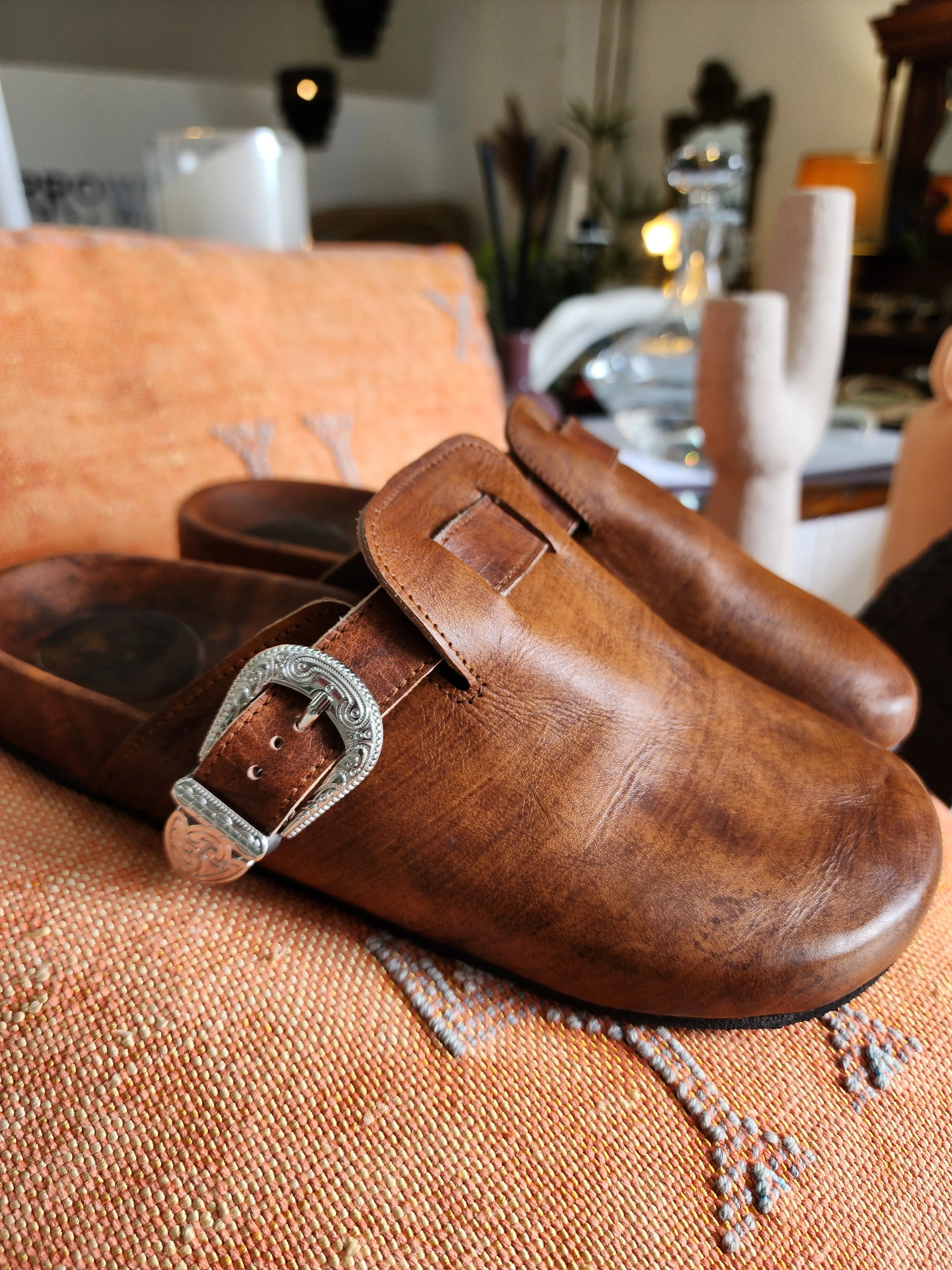Amazonian leather slides- tan