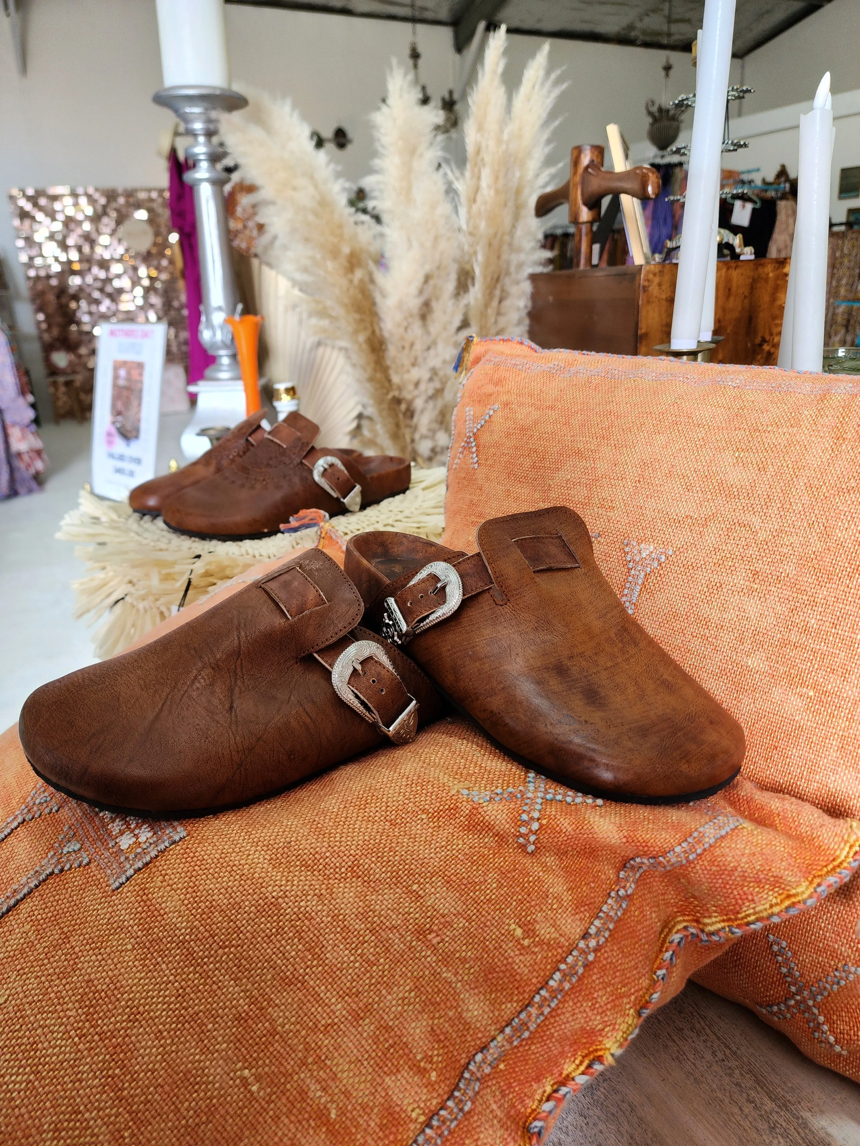 Amazonian leather slides- tan