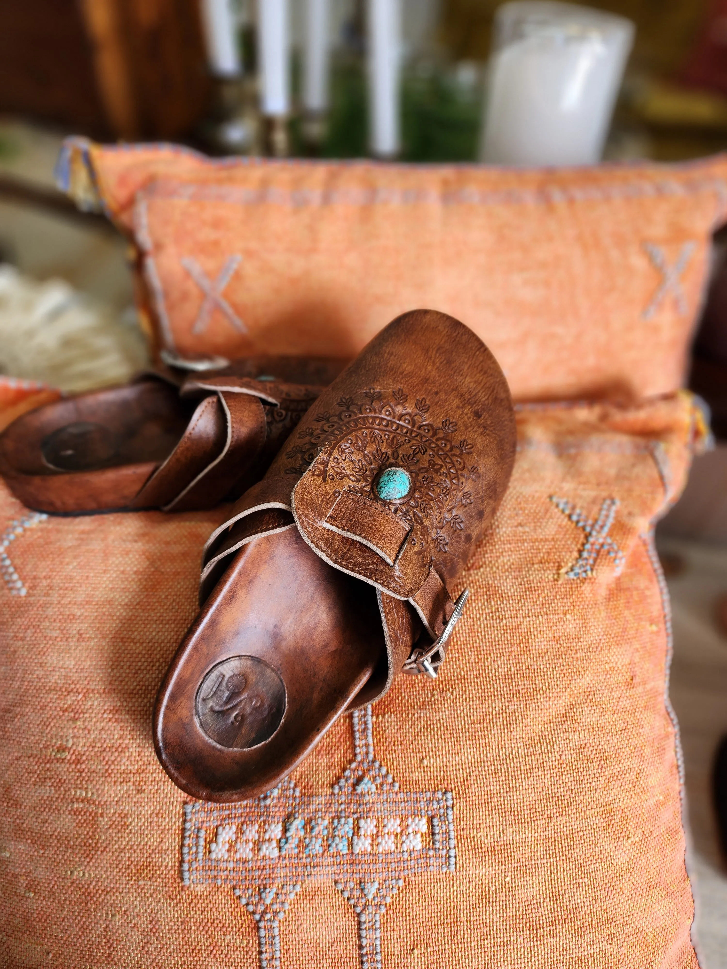 Amazonian leather slides- with stone