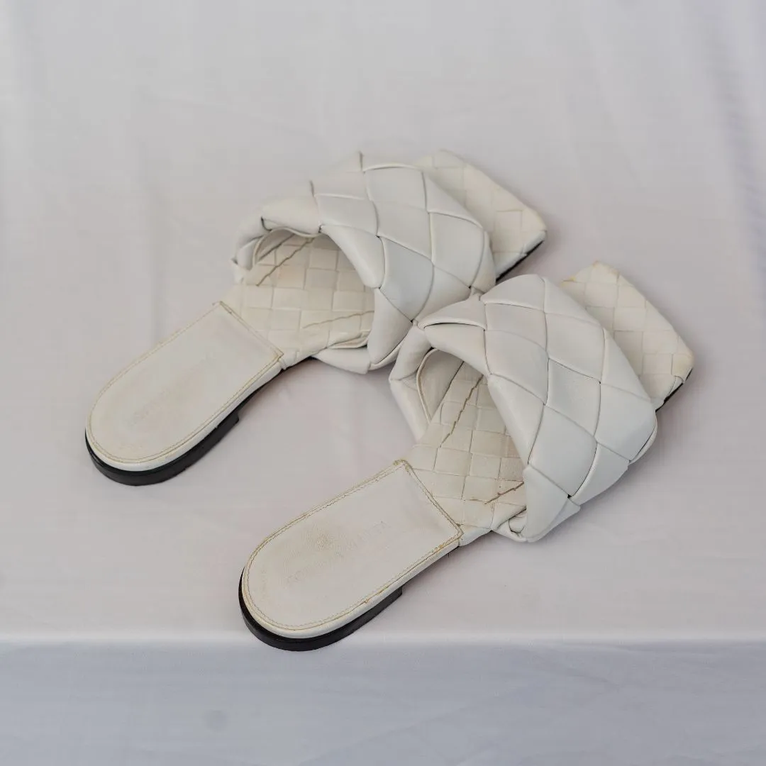 Bottega Veneta White Intrecciato Leather Lido Flat Slides, 39.5