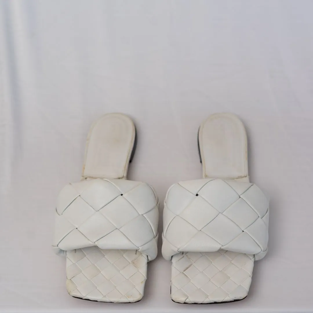 Bottega Veneta White Intrecciato Leather Lido Flat Slides, 39.5