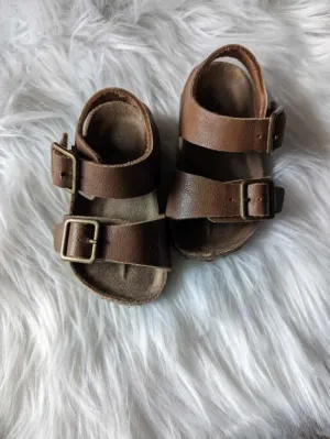 Children's Place Buckle Sandals Size 6, Shoes 6 (Walkers:12-24 mth)