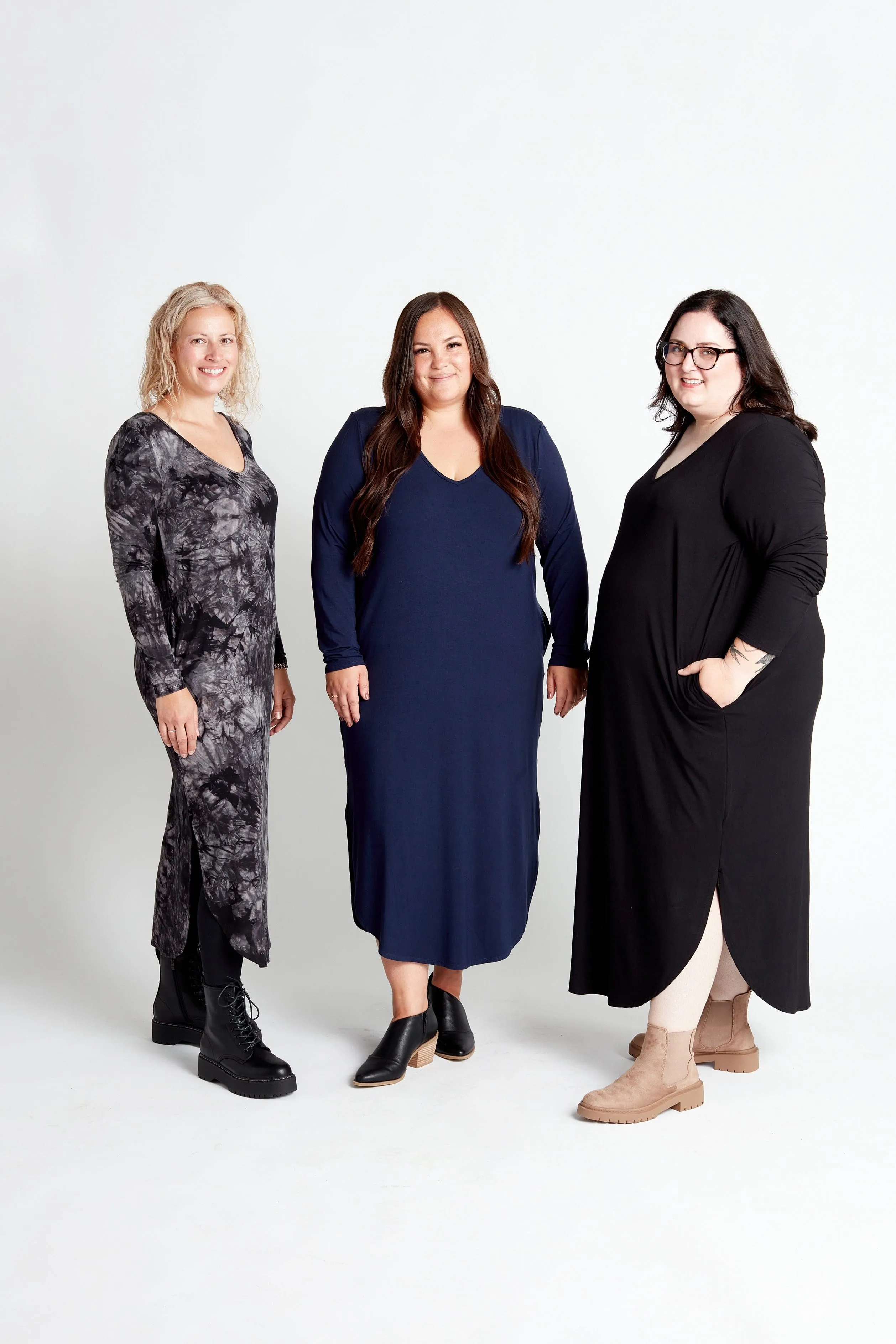 Long Sleeve V-Neck Maxi Dress in Navy