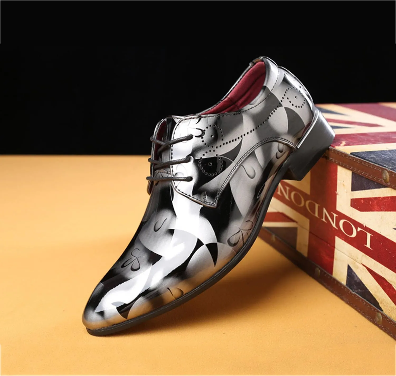 Men's Dress Shoes Fashion Floral Patent Leather Tuxedo Oxfords Formal Business Wedding Shoes Classic Suit Shoes