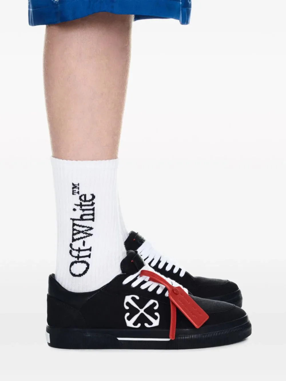 Off-White Vulcanized Contrasting-tag Canvas Black Sneakers