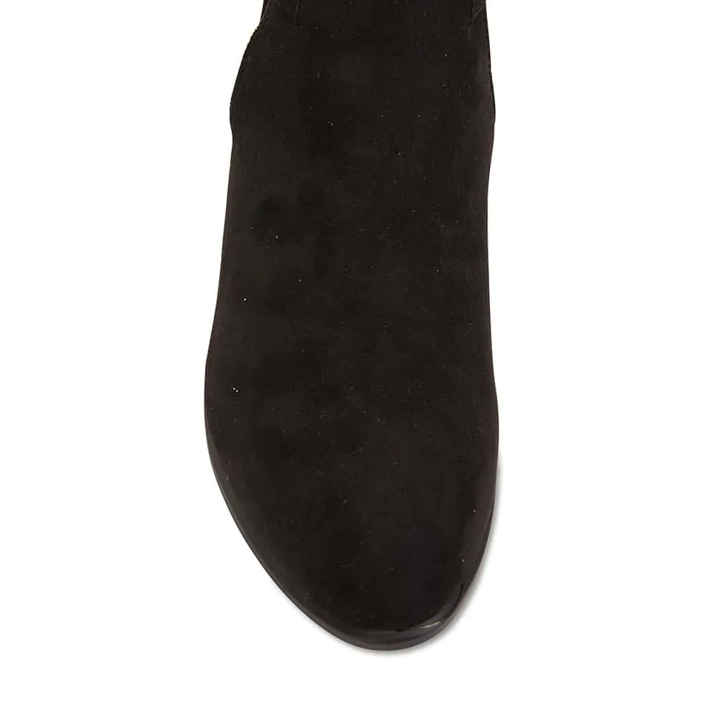 Stable Boot in Black Smooth