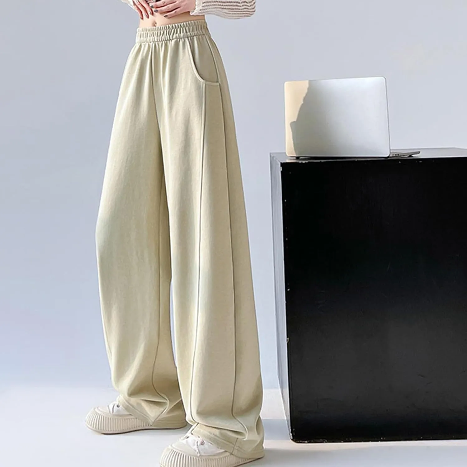 Womens High Rise Cargo Sweatpants Wide Leg Elastic Waist Pants Casual Loose Solid Color Lounge Trousers with Pockets